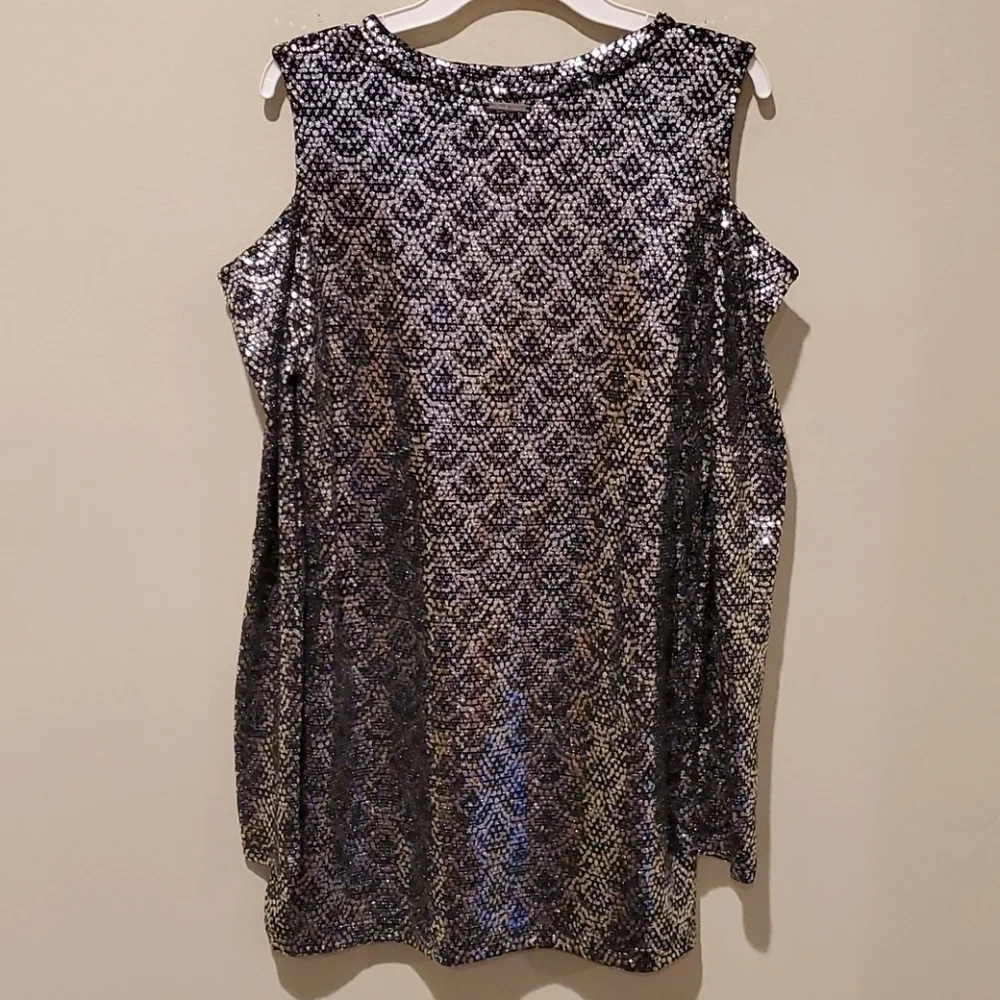 ❤ MICHAEL MICHAEL KORS LONG SLEEEVED COLD SHOULDER SHINY FISHSCALE PATTERN TOP
